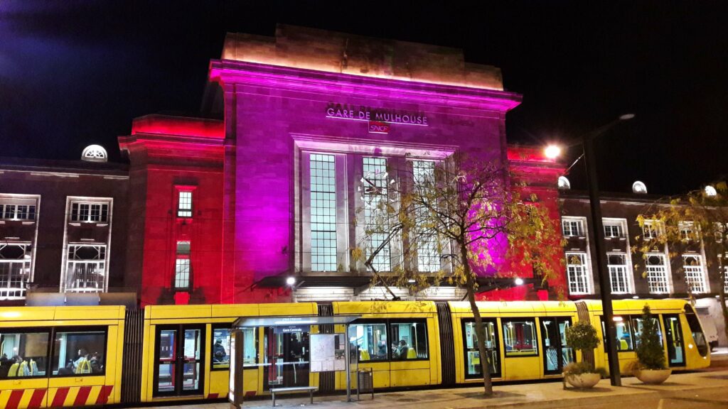 Gare de Mulhouse, la nuit.